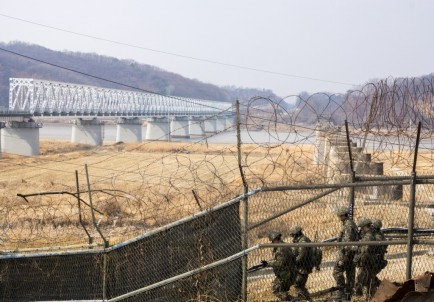 Korean-DMZ-thriftynomads.jpg
